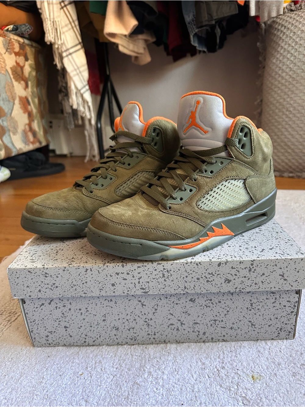 Air Jordan 5 Retro Olive - Sz 9